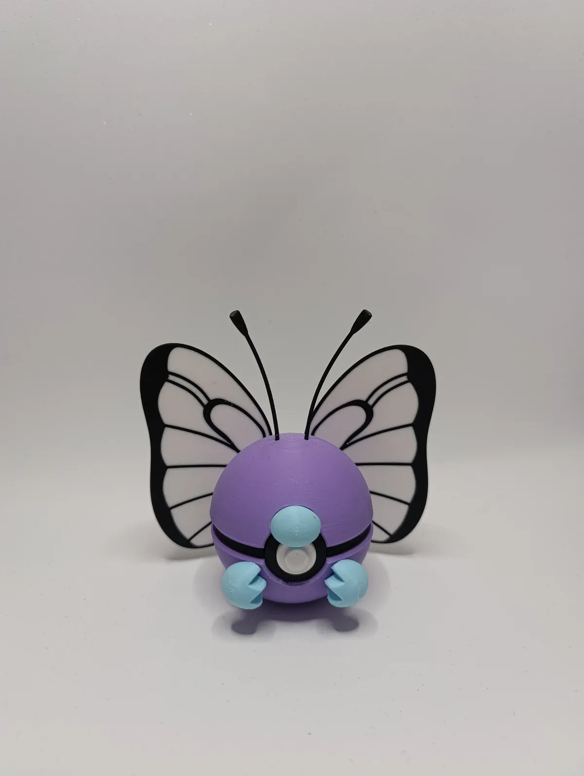 Poké Ball Butterfree Réplica Coleccionable