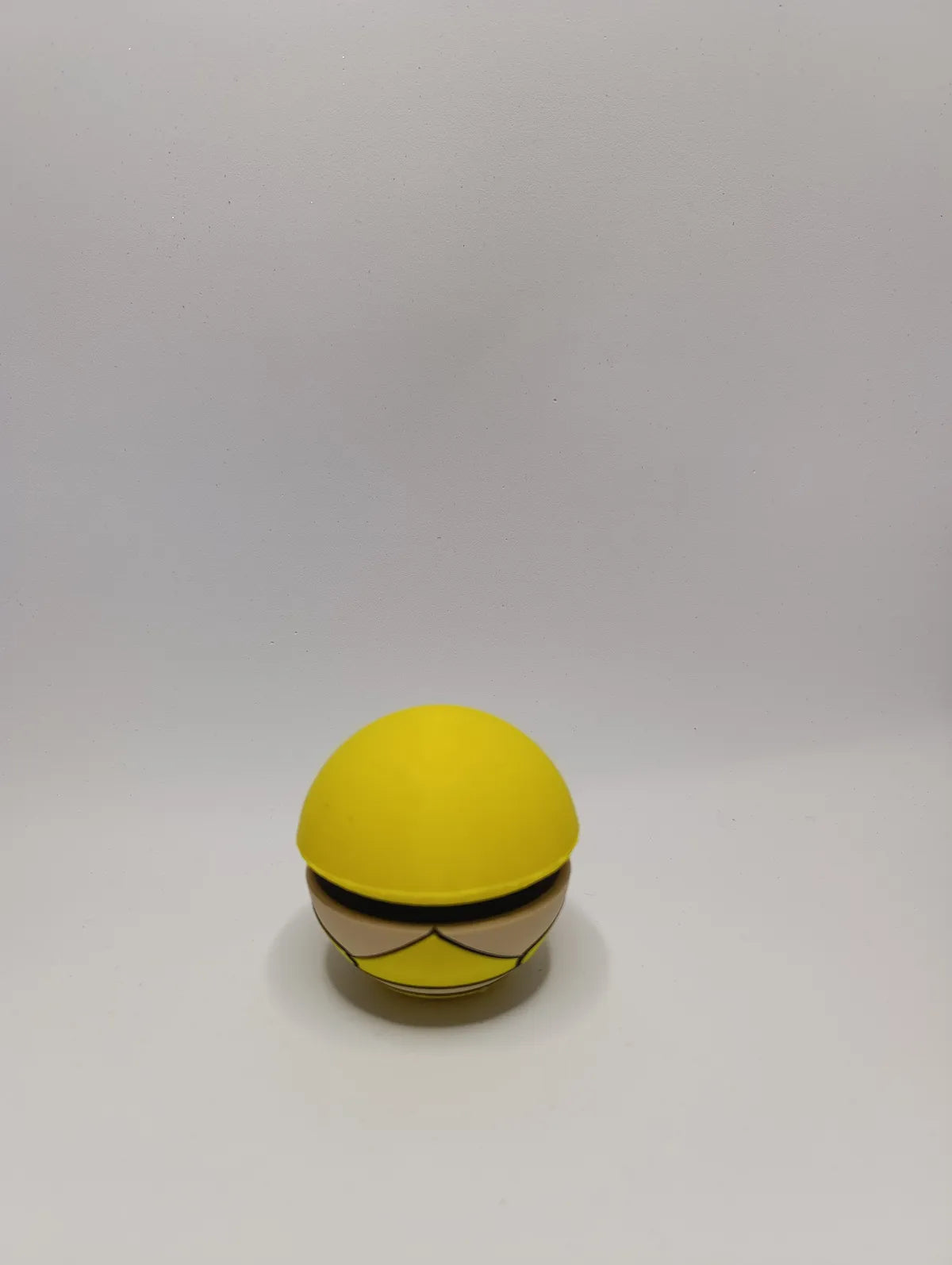 Poké Ball Kakuna Réplica Coleccionable