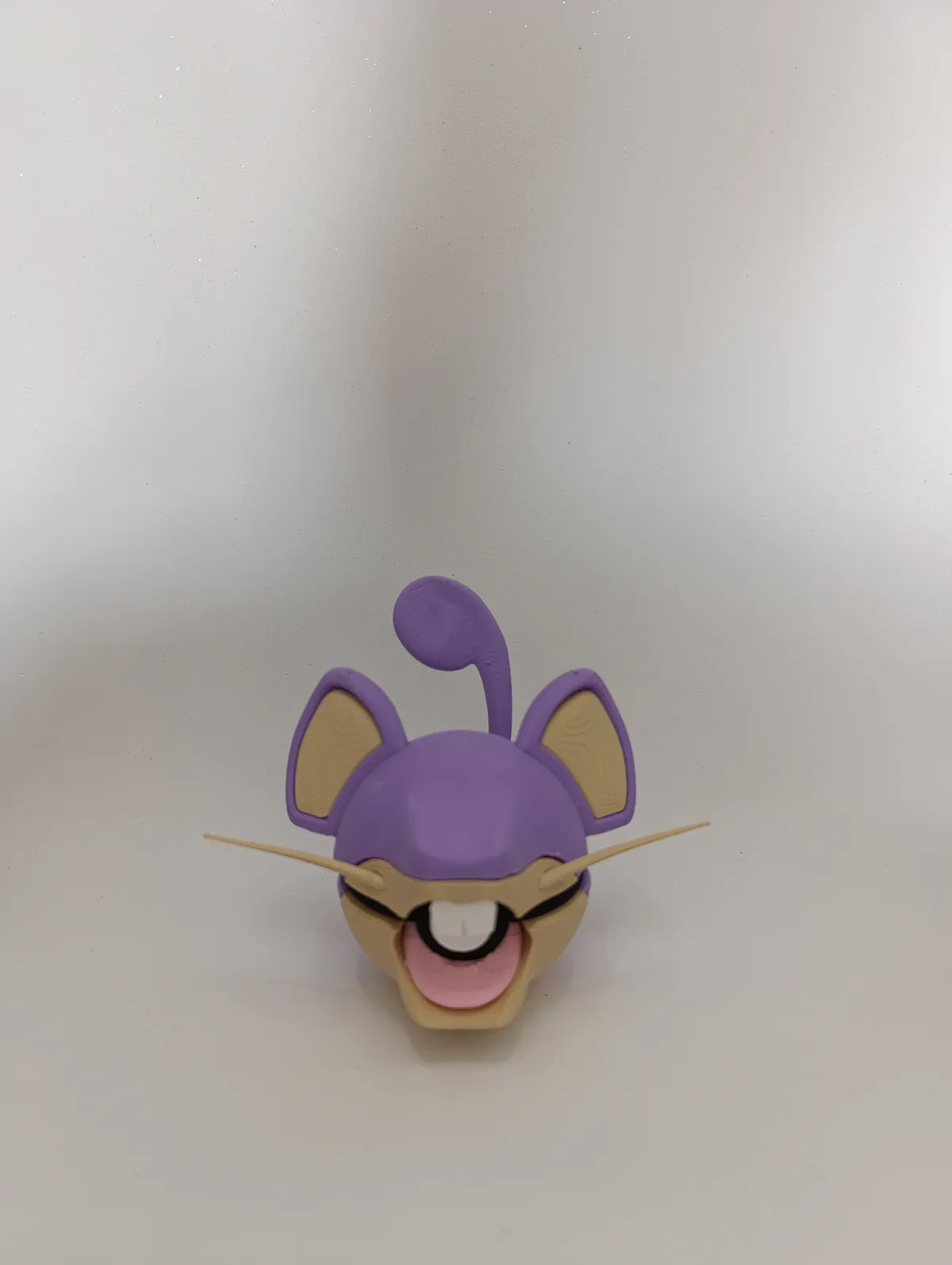 Poké Ball Rattata Réplica Coleccionable
