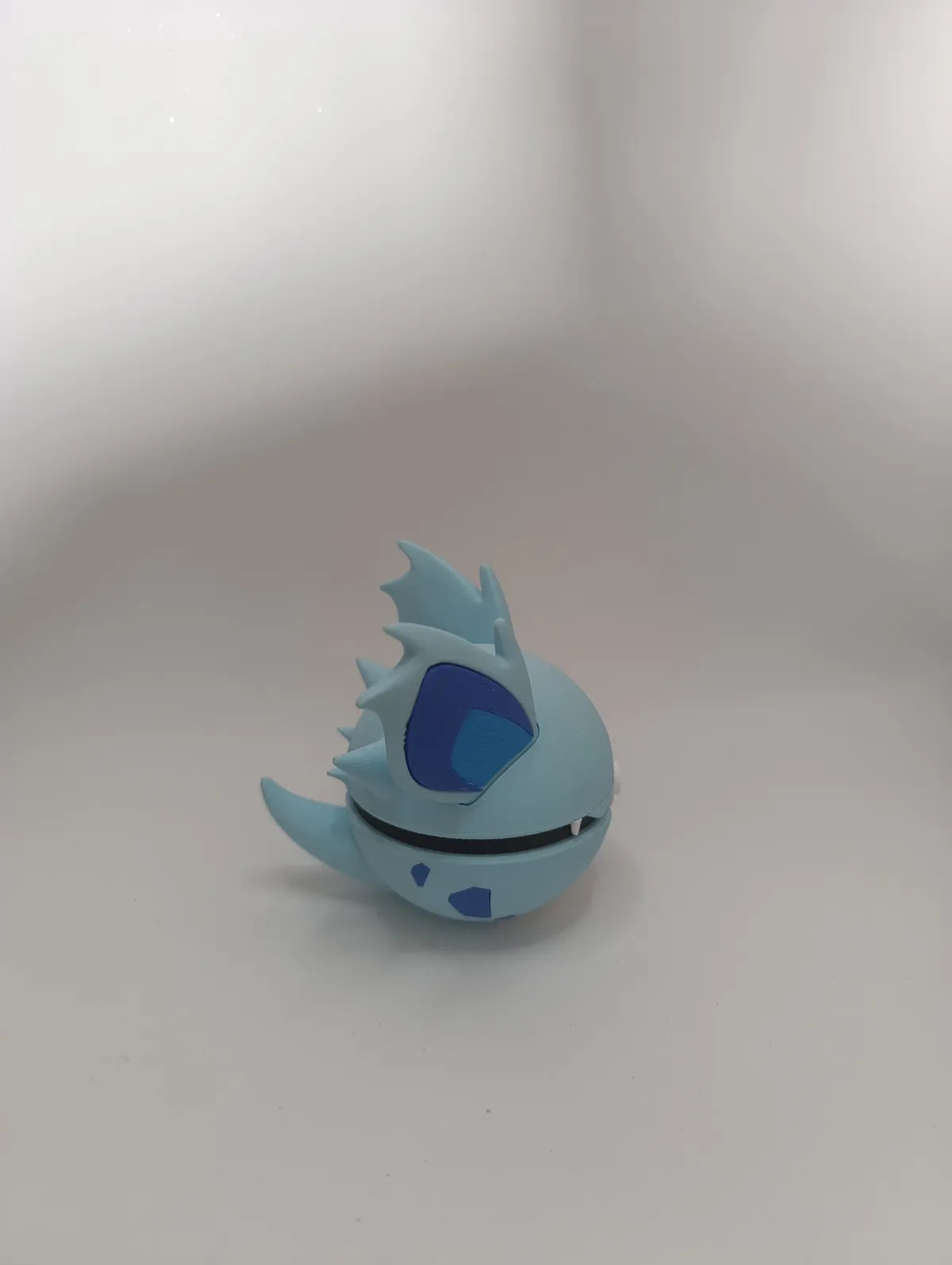 Poké Ball Nidorina Réplica Coleccionable