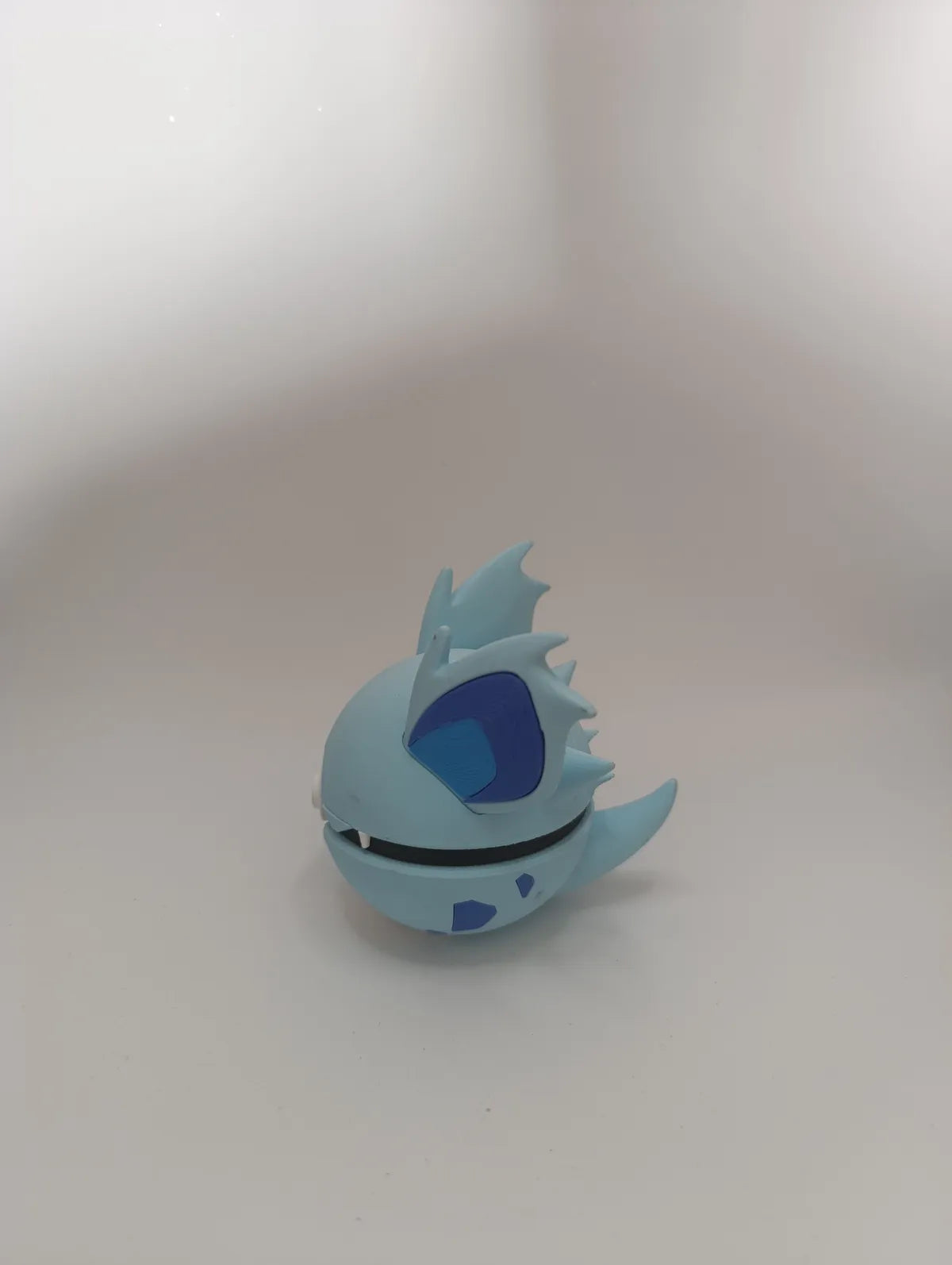 Poké Ball Nidorina Réplica Coleccionable