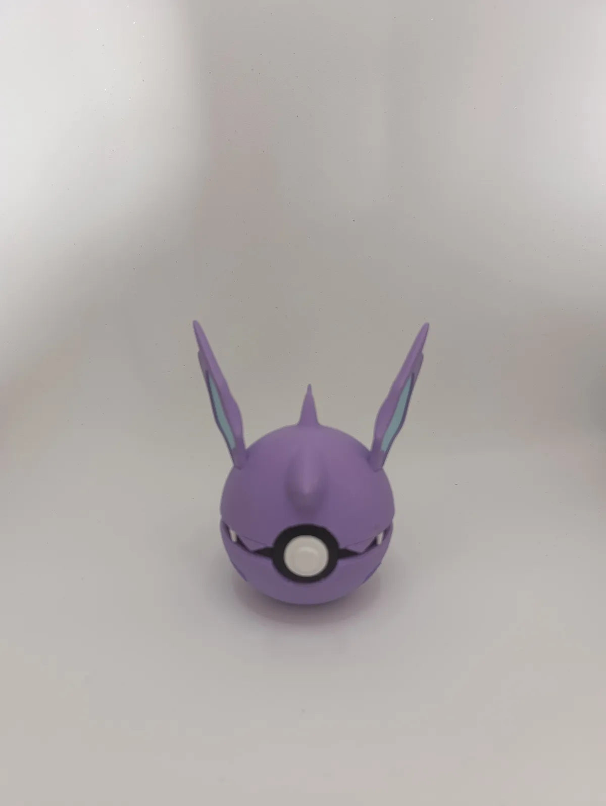 Poké Ball Nidorino Réplica Coleccionable