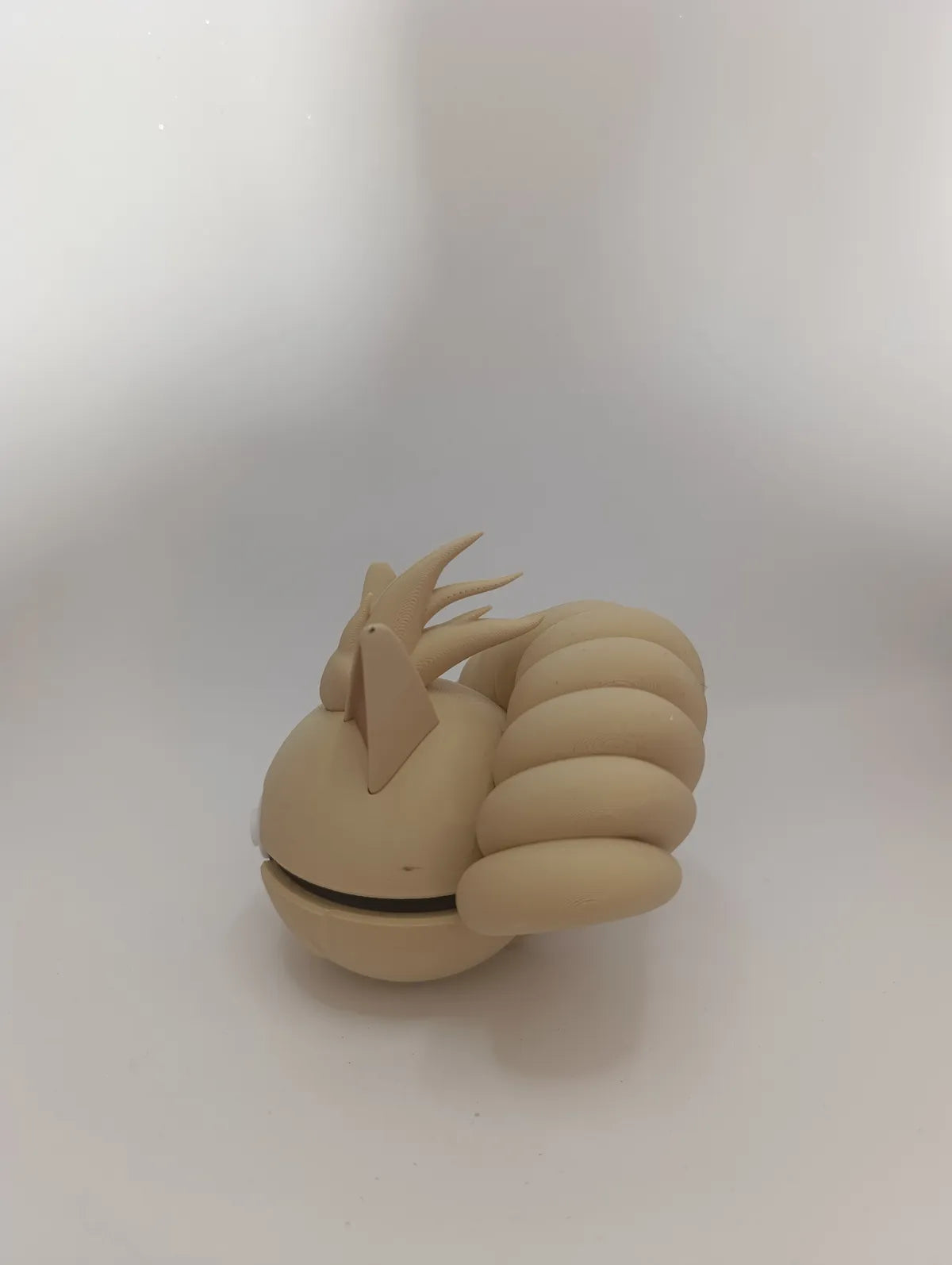 Réplica colecionável da Poké Ball Ninetales