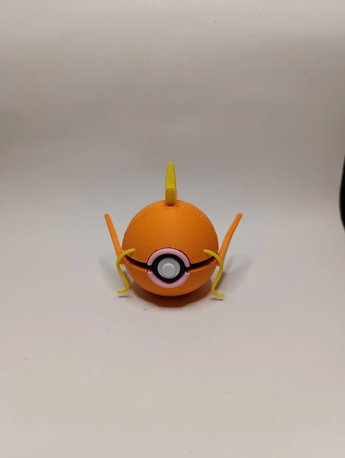 Poké Ball Magikarp Réplica Coleccionable