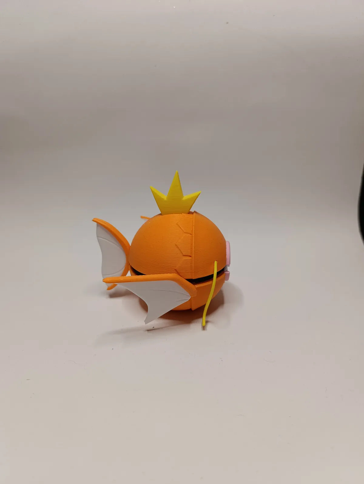 Poké Ball Magikarp Réplica Coleccionable