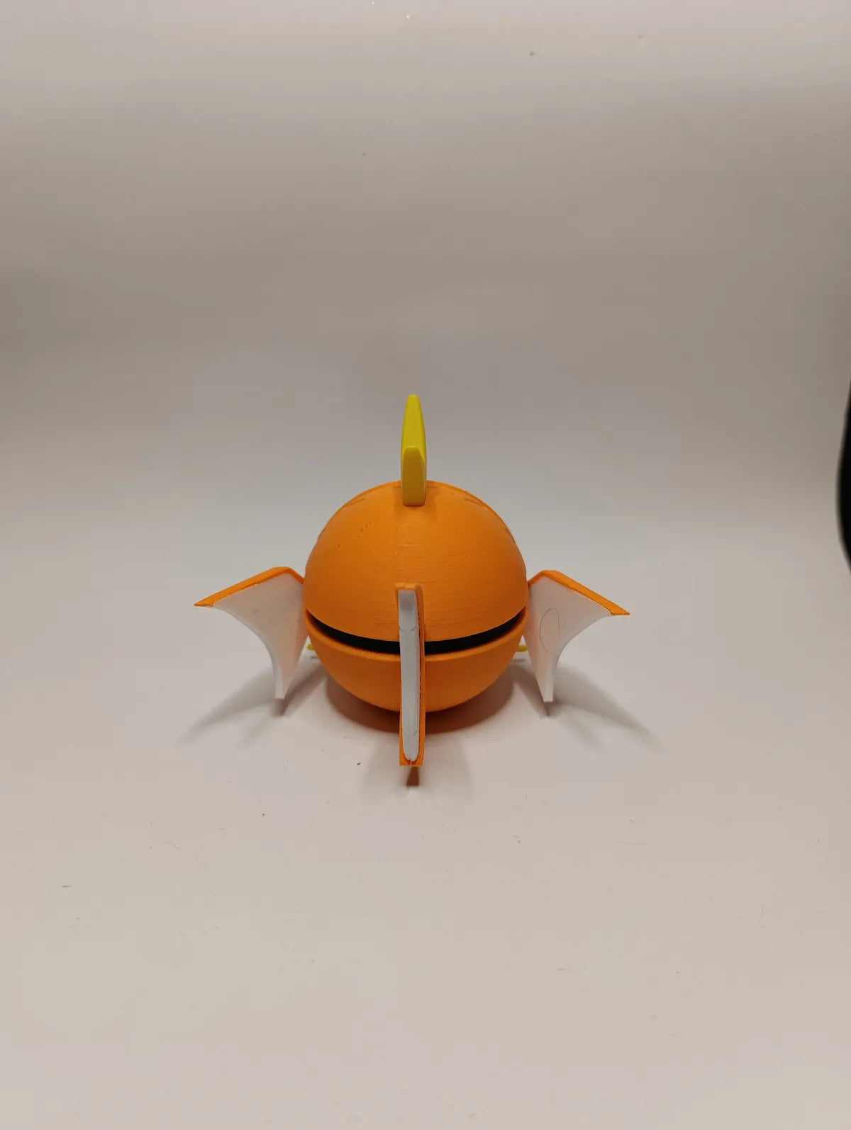 Poké Ball Magikarp Réplica Coleccionable