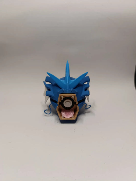 Poké Ball Gyarados Réplica Coleccionable
