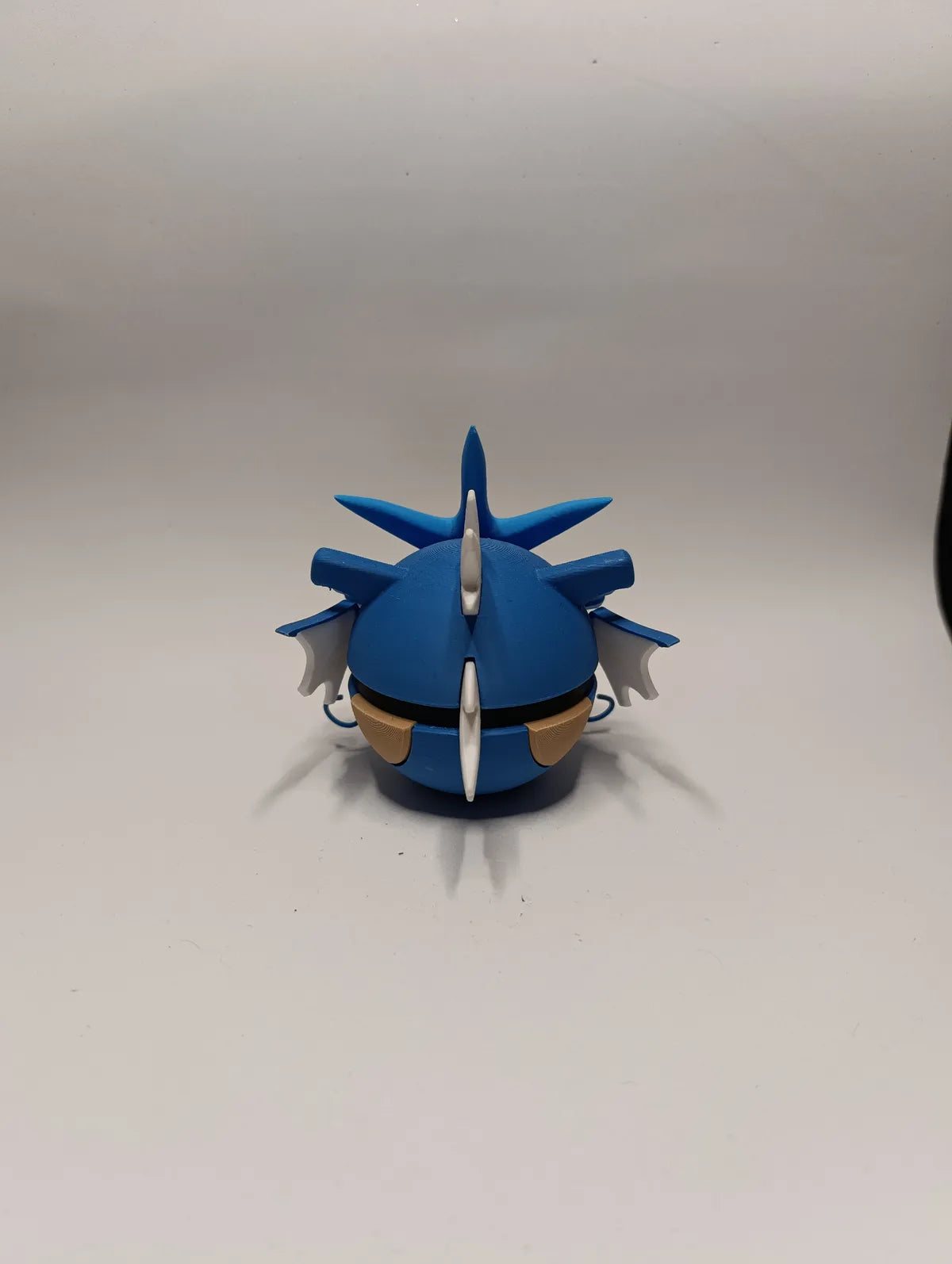 Poké Ball Gyarados Réplica Coleccionable
