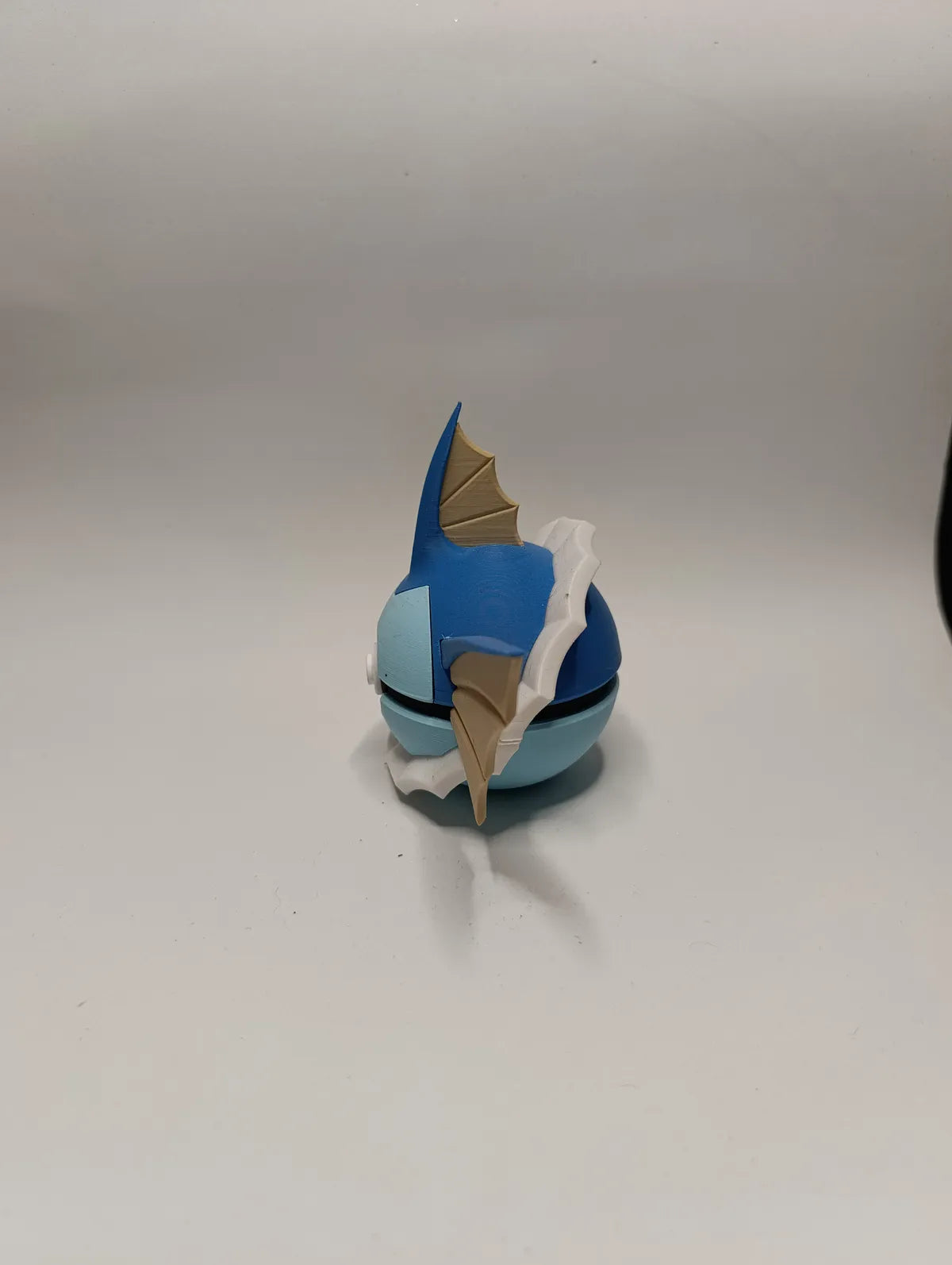 Poké Ball Vaporeon Réplica Coleccionable