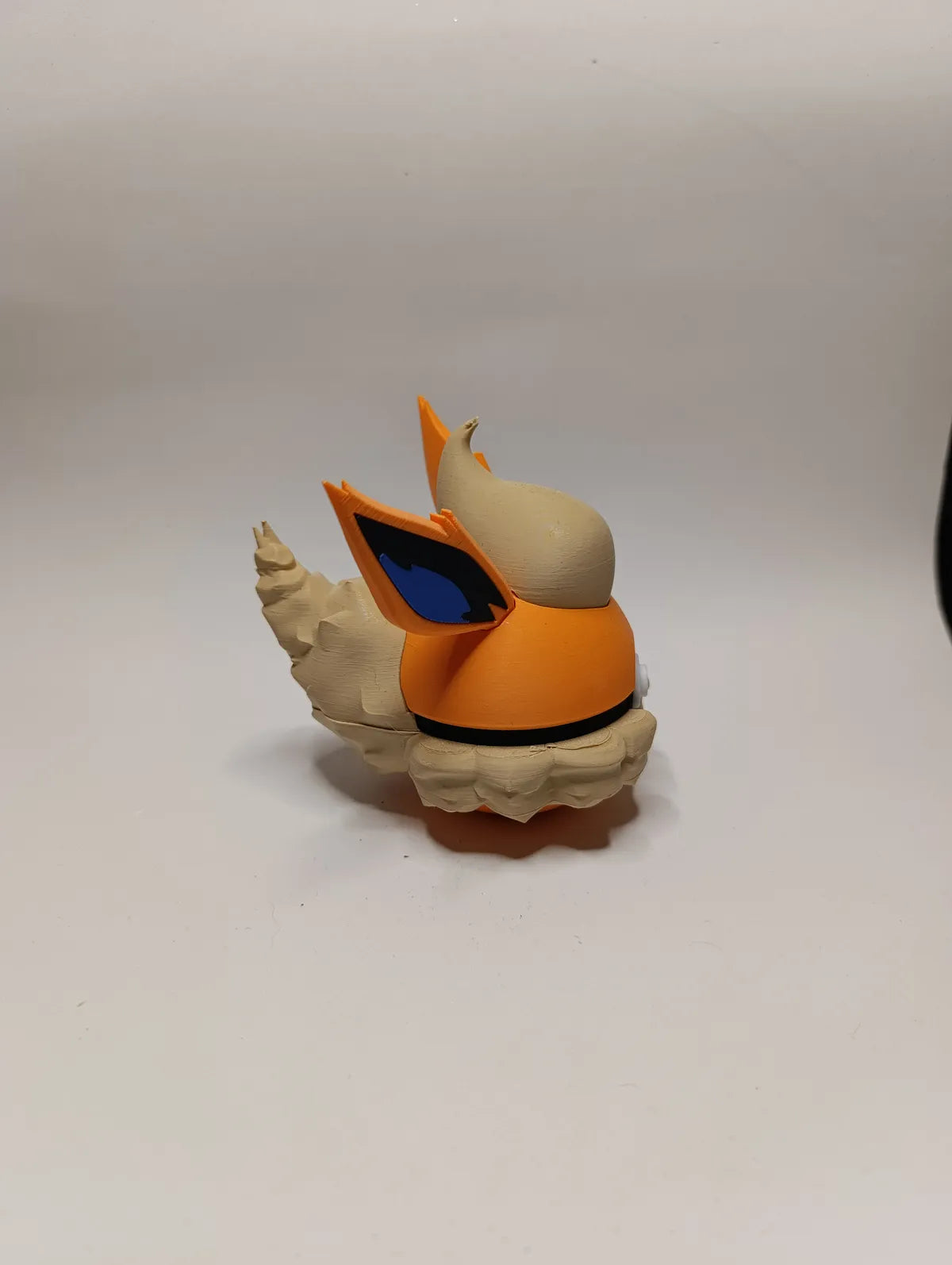 Poké Ball Flareon Réplica Coleccionable