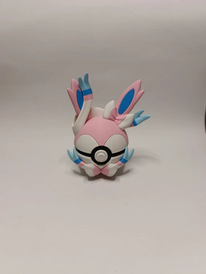 Poké Ball Sylveon Réplica Coleccionable