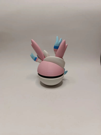 Poké Ball Sylveon Réplica Coleccionable