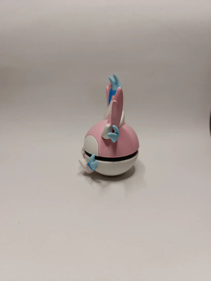 Poké Ball Sylveon Réplica Coleccionable