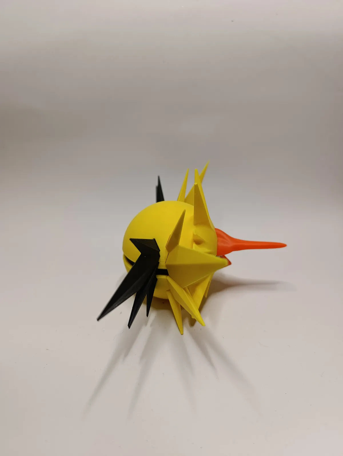 Poké Ball Zapdos Coleccionable de Alta Calidad