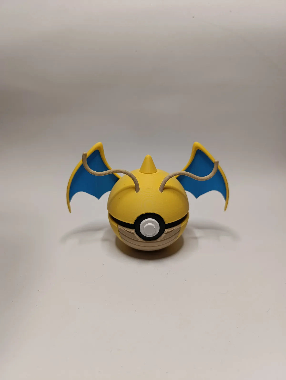 Poké Ball Dragonite Coleccionable de Alta Calidad