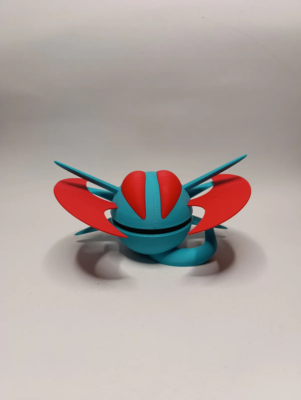Poké Ball Salamence Réplica Coleccionable