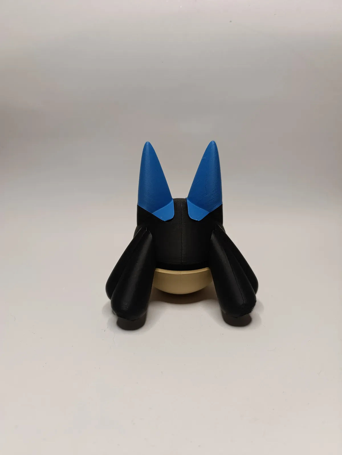 Réplica colecionável da Pokébola do Lucario