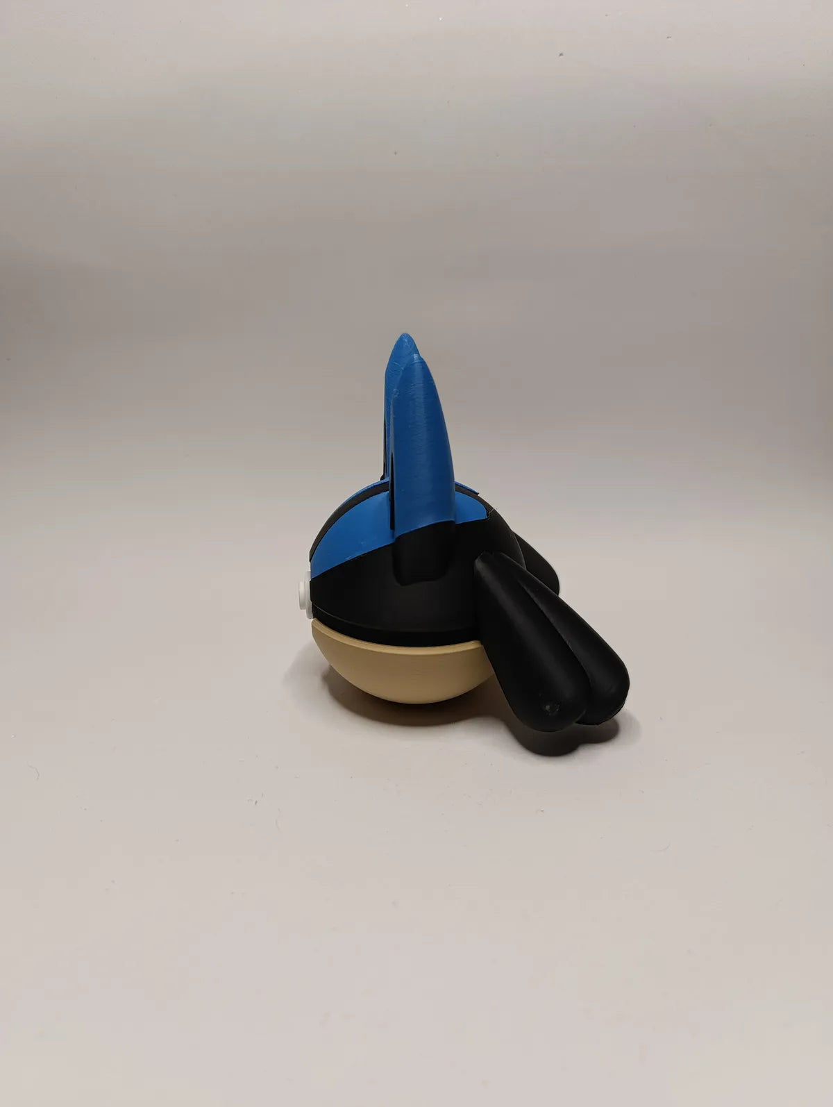 Réplica colecionável da Pokébola do Lucario