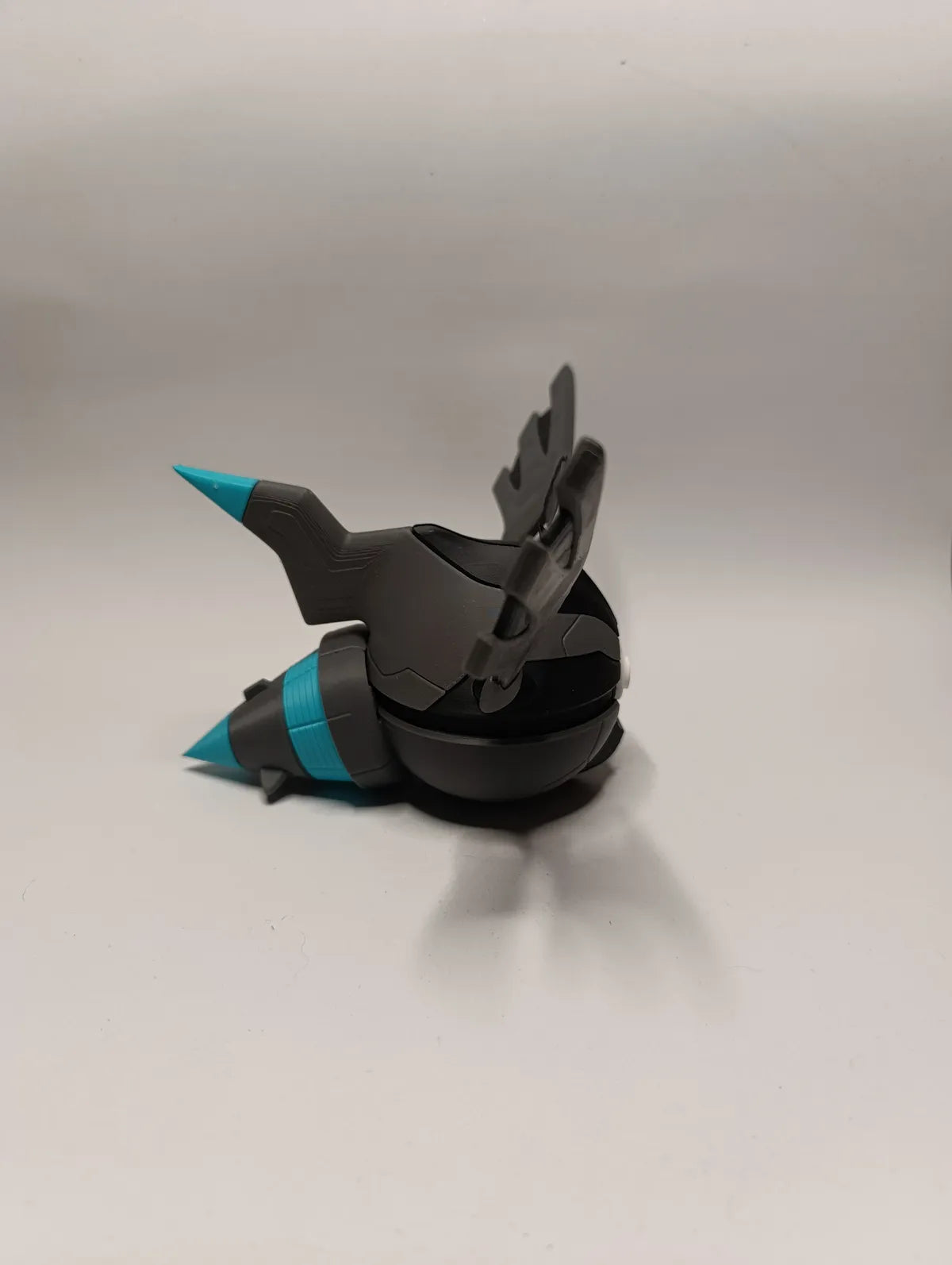 Poké Ball Zekrom Réplica Coleccionable