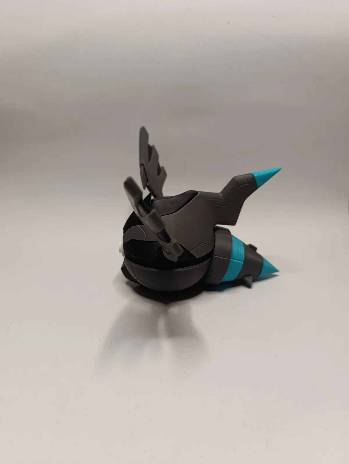 Poké Ball Zekrom Réplica Coleccionable