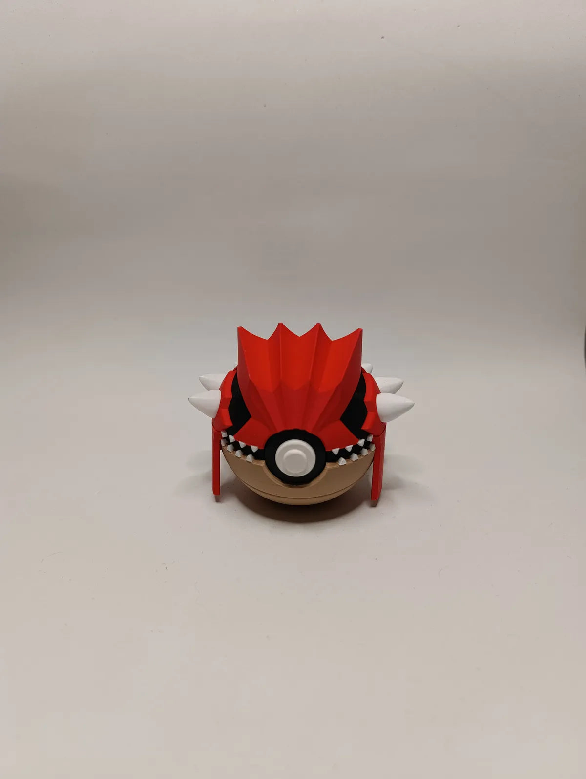 Poké Ball Groudon Coleccionable de Alta Calidad