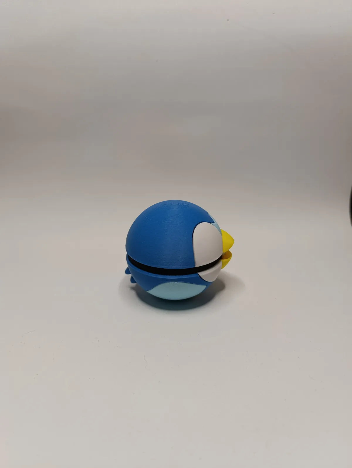 Poké Ball Piplup Réplica Coleccionable