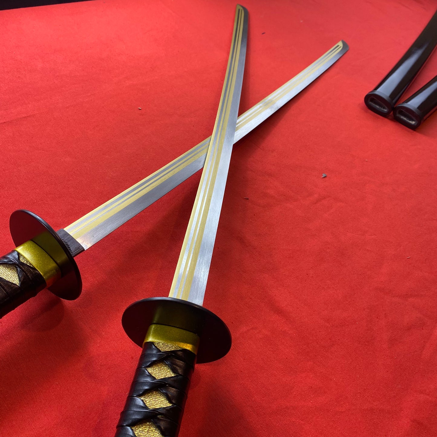 Katanas de Deadpool Réplica Decorativa Dual C/Defectos N147