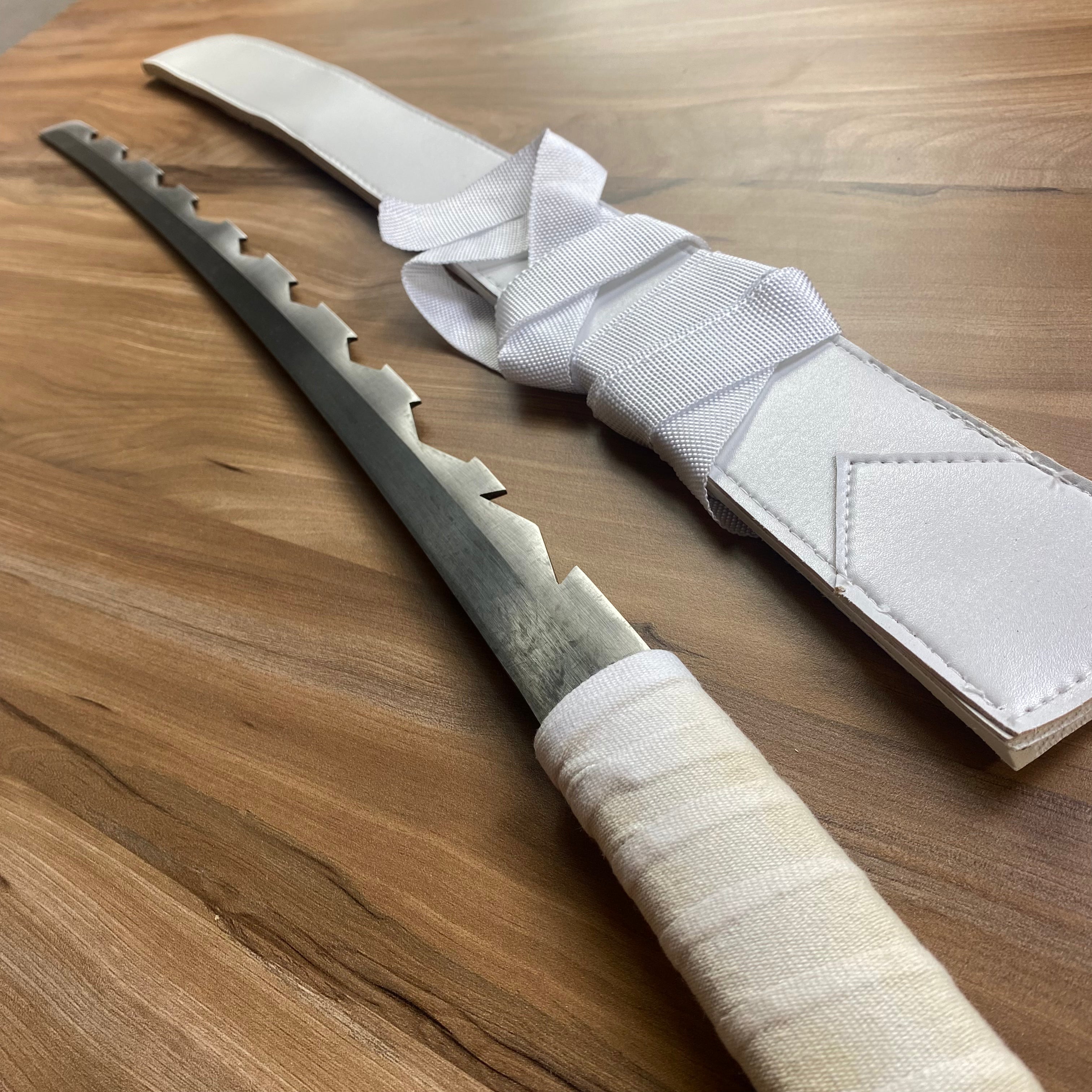 Katana de Inosuke de Kimetsu no yaiba Demon Slayer C/Defectos N53