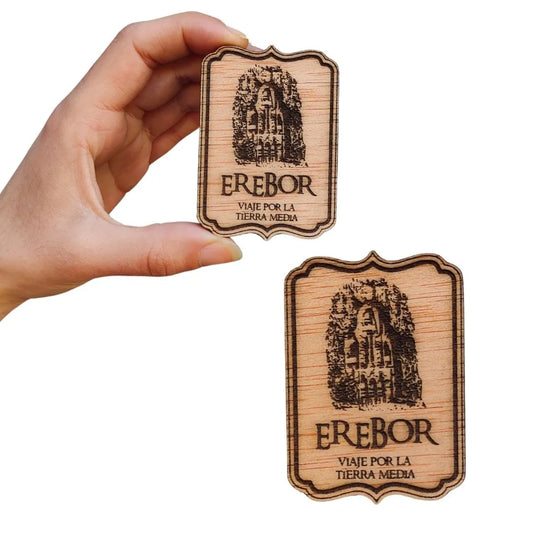 Imagen de Imán Erebor Viaje Por La Tierra Media parte de nuestra colección en Espadas y más, sitio oficial.
