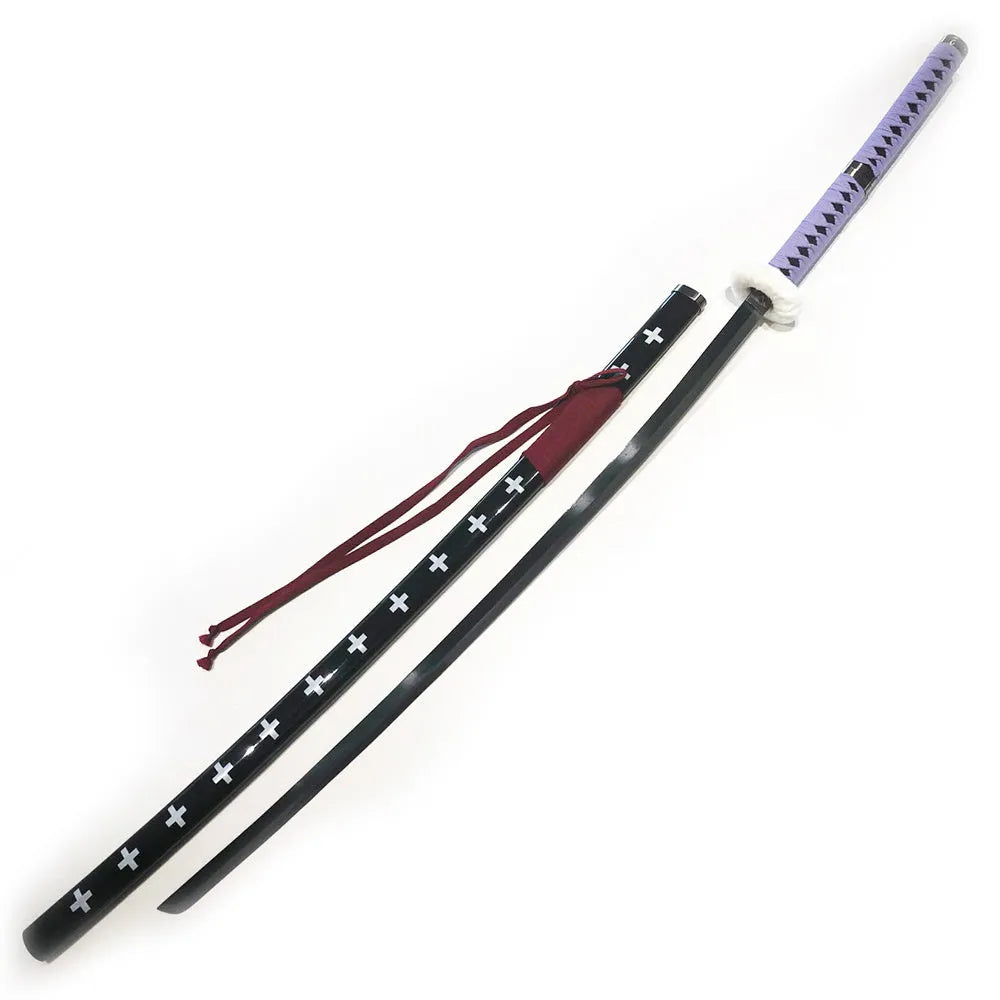 Katana Trafalgar de One Piece morada de 145 cm con detalles como la del anime One Piece. Vendida por Espadas y más