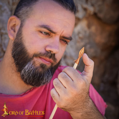 Antigua Punta de Flecha de Bronce Fundido a la Cera Perdida de 4,5 Cm en Forma de Hoja Hueca - Imagen 2