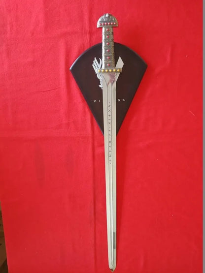 Imagen de Espada del Rey de Ragnar Lothbrok Vikingos - 10618 parte de nuestra colección en Espadas y más, sitio oficial.