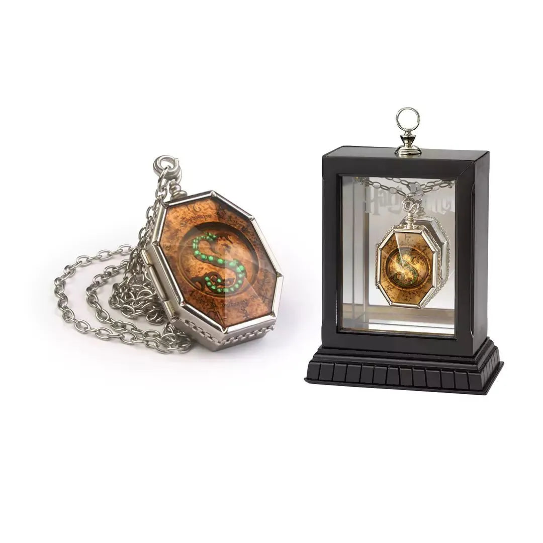 Imagen de Medallón de Salazar Slytherin - Horrocrux - Harry Potter NN7968 parte de nuestra colección en Espadas y más, sitio oficial.
