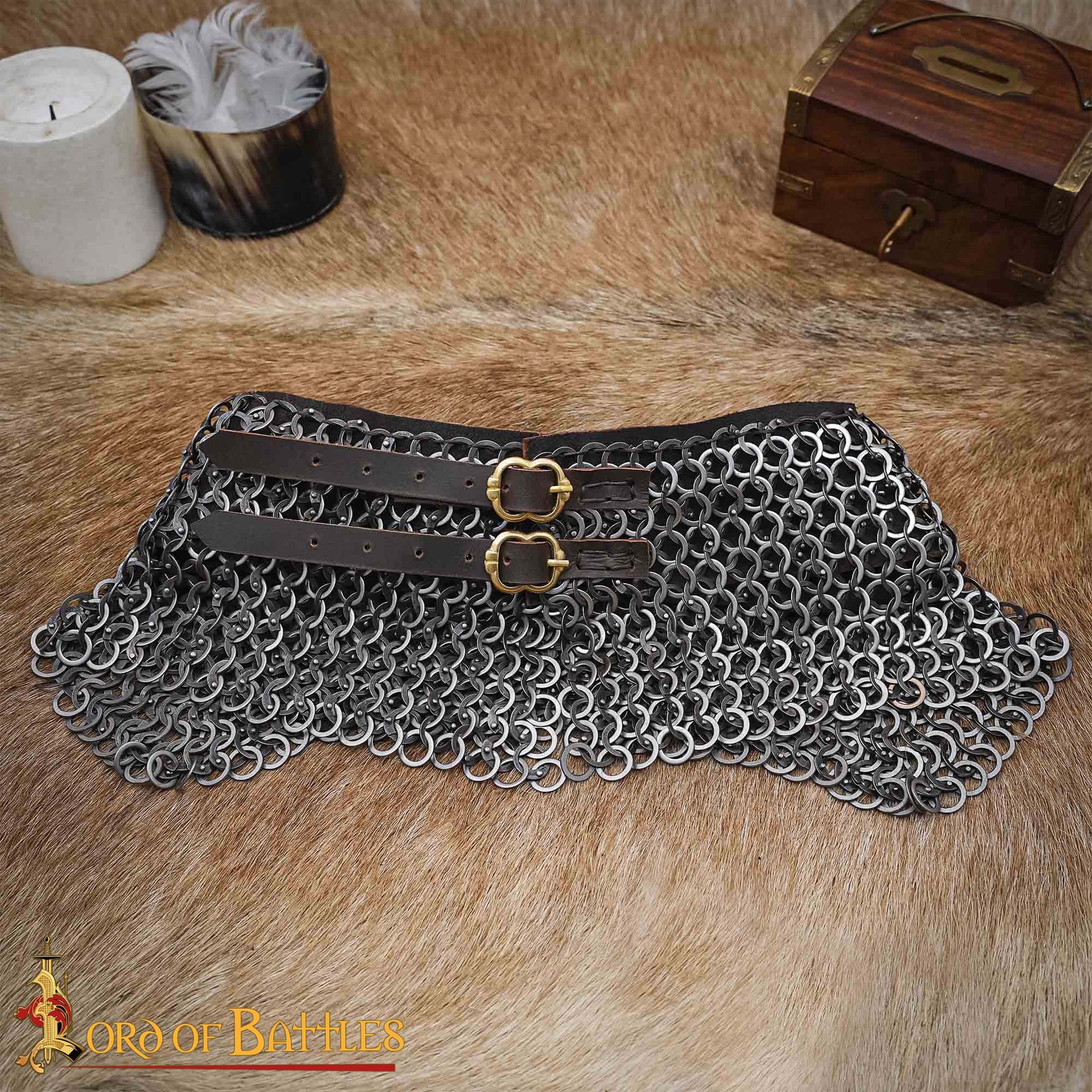 Gorget de Cota de Malla / Estándar - Anillo Plano Remachado de 9 Mm con Anillos Sólidos Planos Alternos, Acero Inoxidable de Calibre 18 - Ideal para Combate en Escenarios y Recreaciones - Imagen 1