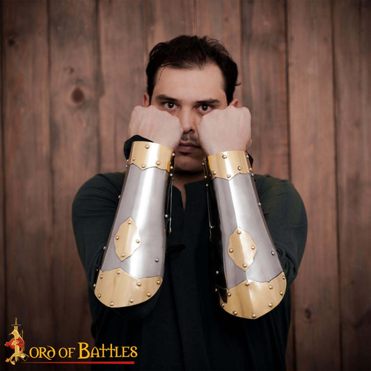 Vambrace de Húsar con Herrajes de Latón - Acero Calibre 16 y Latón Calibre 18 - Imagen 2