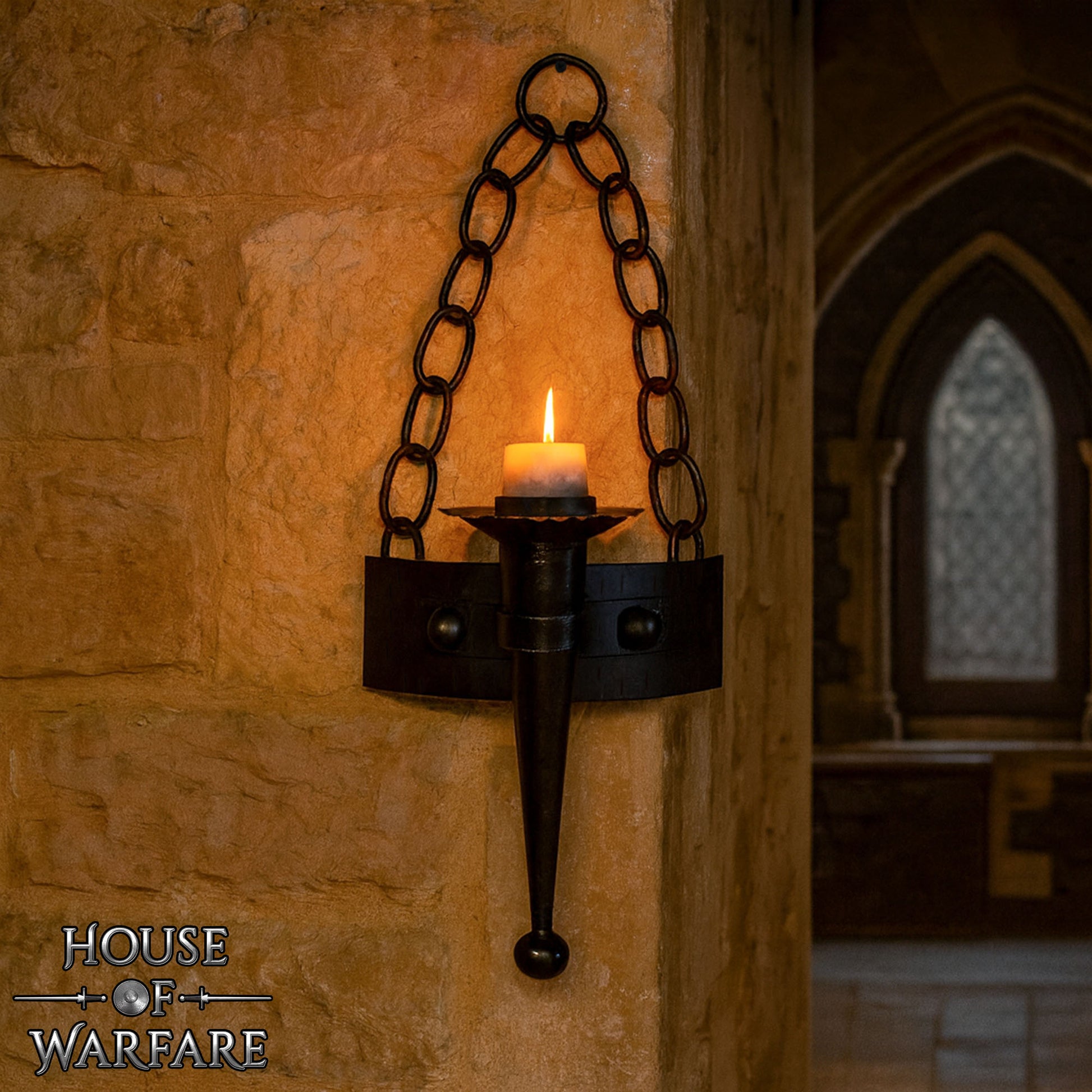 Candelabro Medieval con Cadena de Hierro Forjado a Mano - Imagen 1