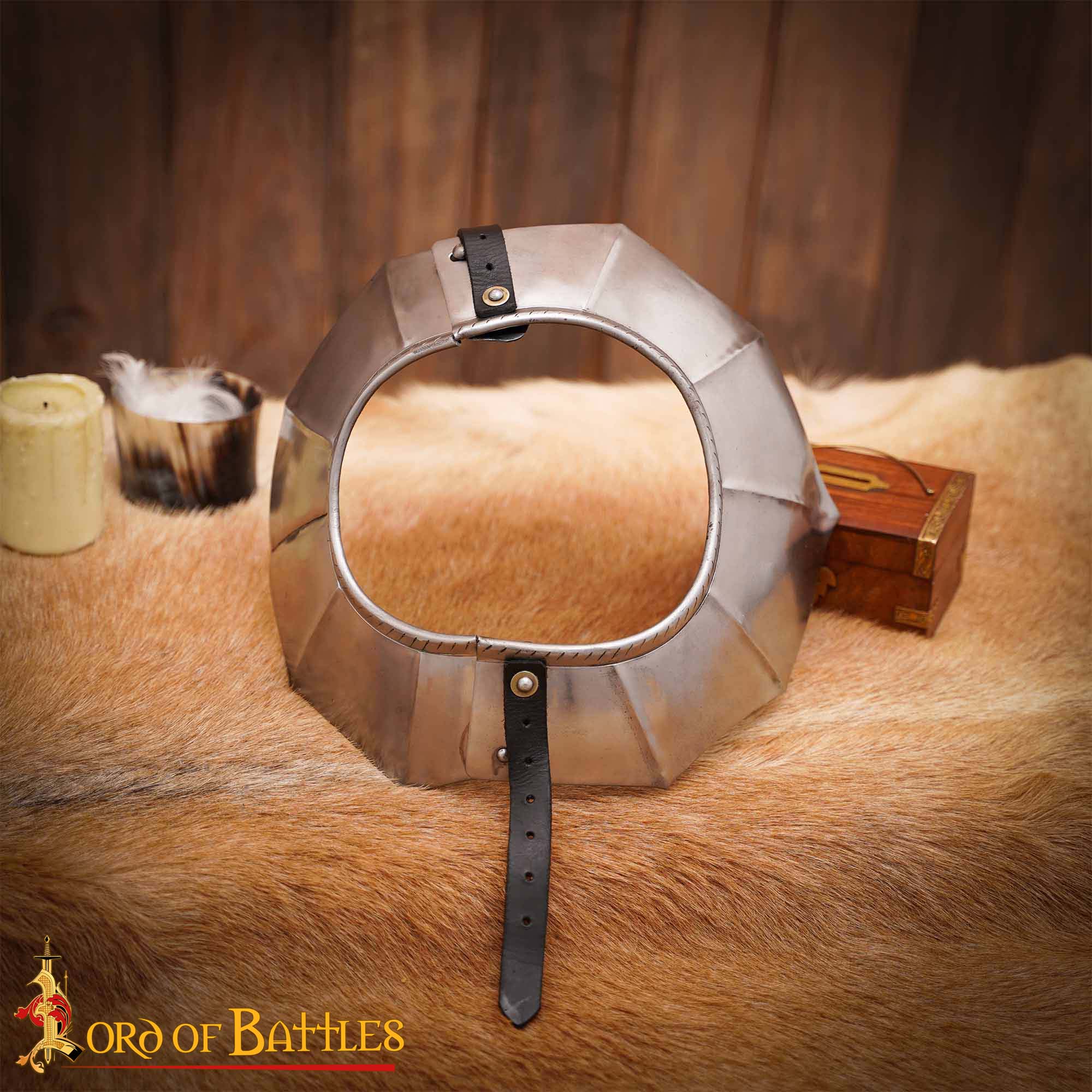 Gorget Caballero Gótico con Bordes Estriados y Diseño de Cuerda Calibre 16 - Imagen 7