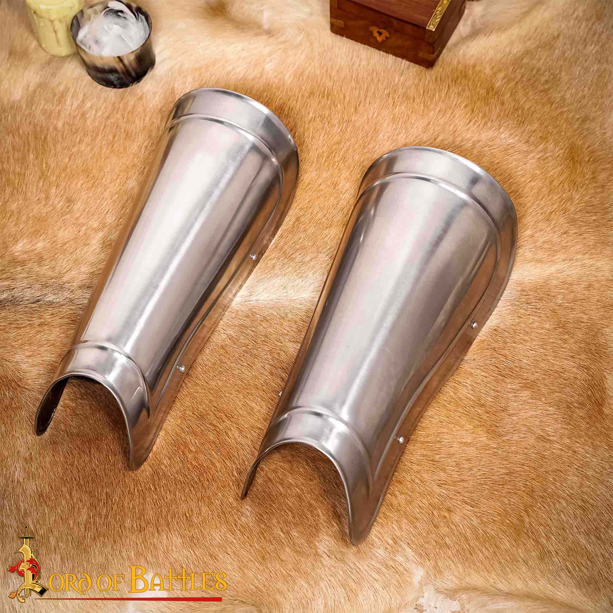 Grebas Medievales de Acero Liso - Armadura de Piernas del Siglo Xiv para Guerreros Listos para la Batalla - Imagen 1