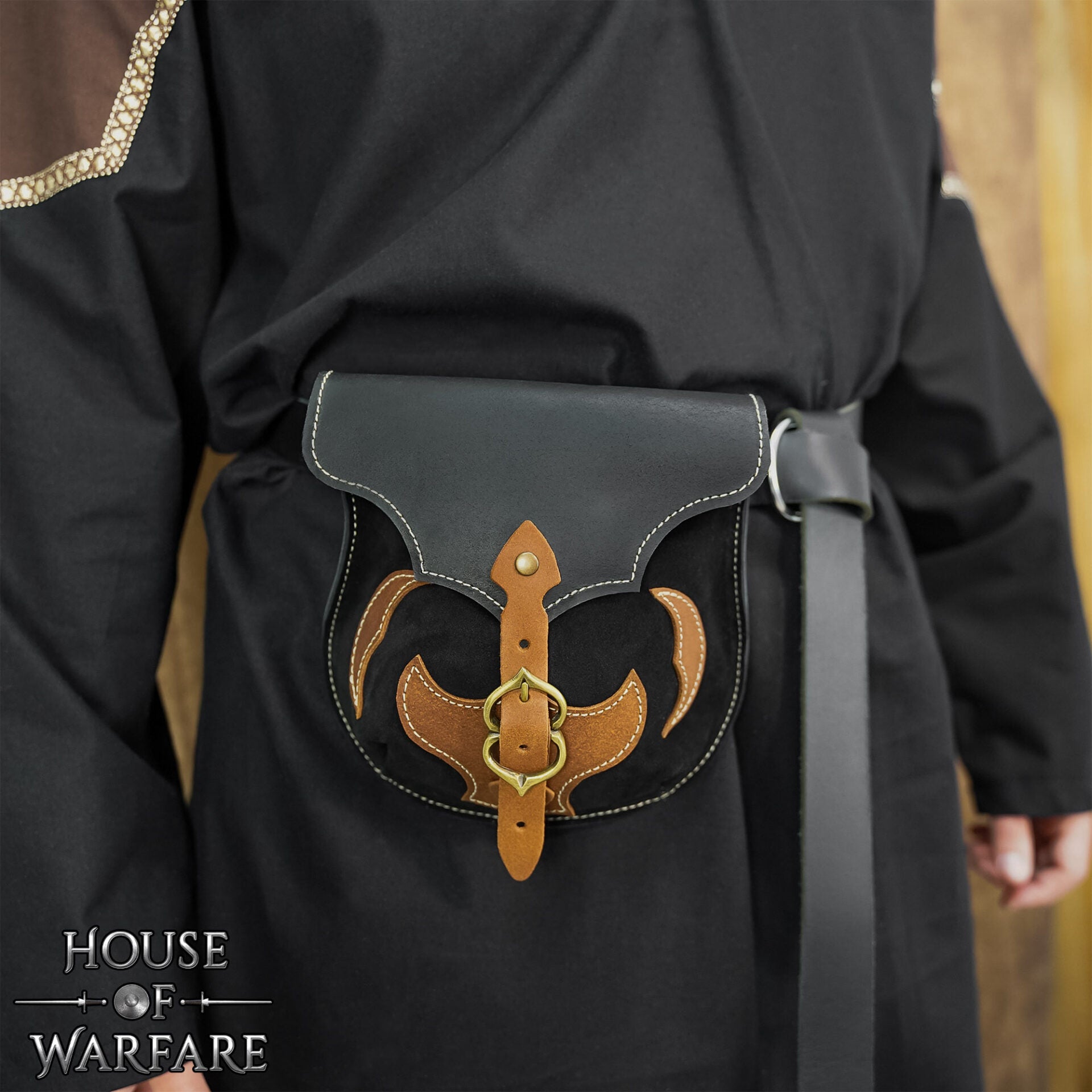 Riñonera Medieval Artesanal de Cuero con Hebilla de Latón y Apliques Marrones - Imagen 2