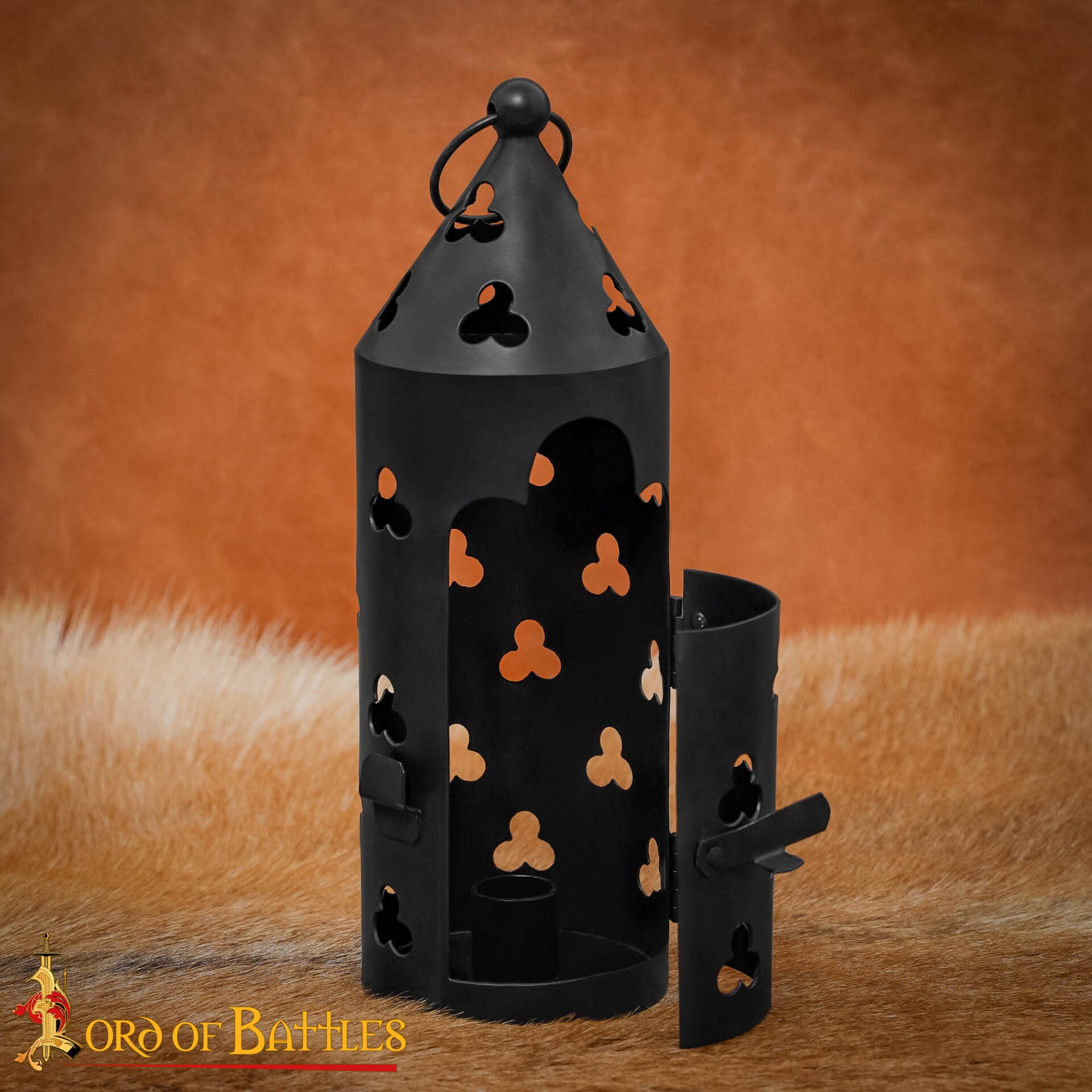Farol Medieval de Hierro para Velas con Recortes de Trébol y Asa Anular - Imagen 1