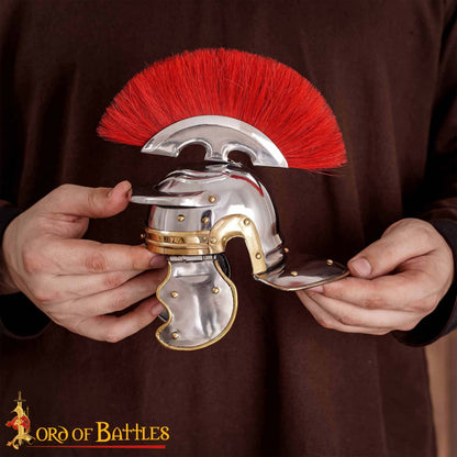 Minicasco de Centurión Romano Decorativo con Penacho Rojo y Soporte de Madera - Imagen 2