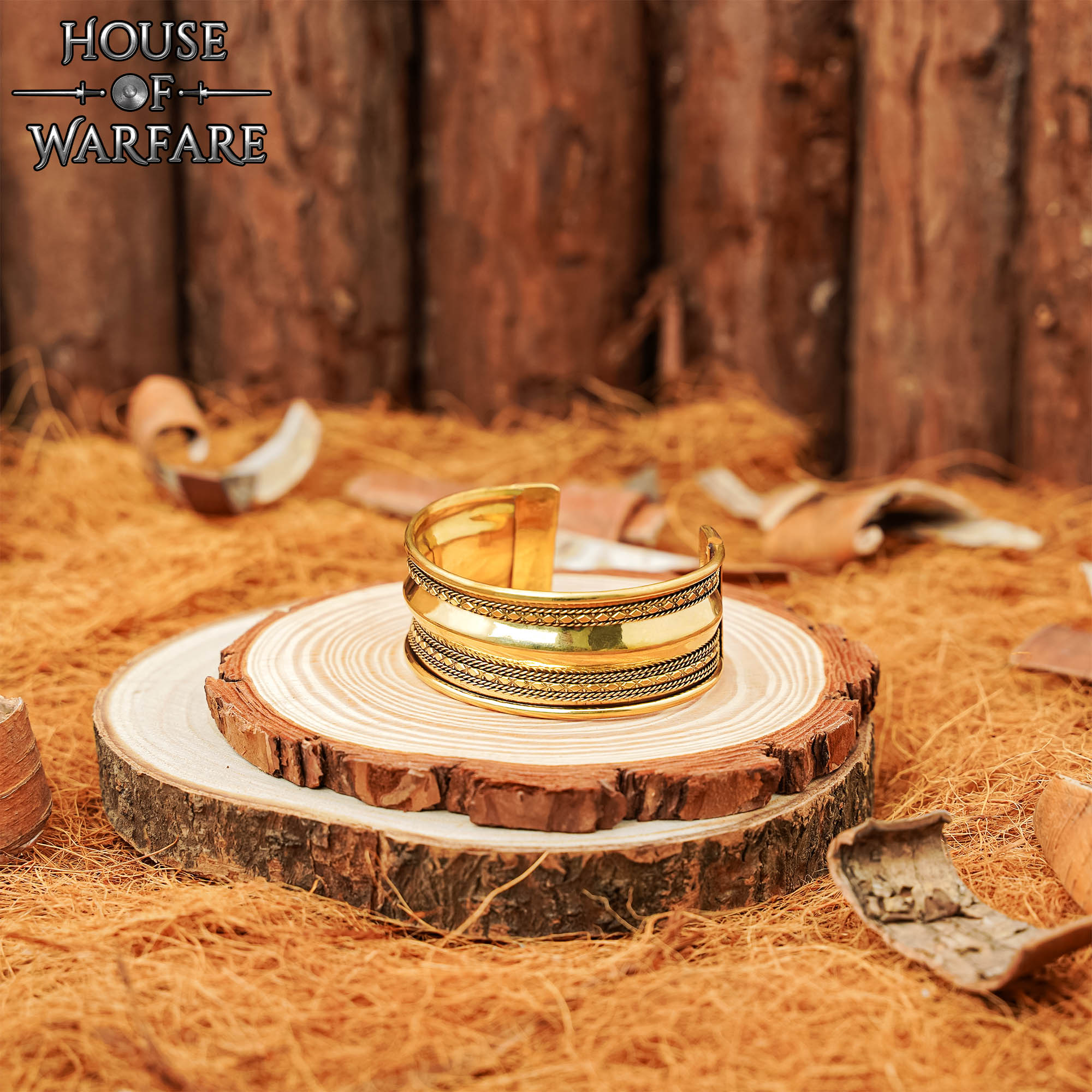 Pulsera Medieval de Latón - Brazalete Ancho Hecho a Mano con Bordes Decorativos Ornamentados - Imagen 5