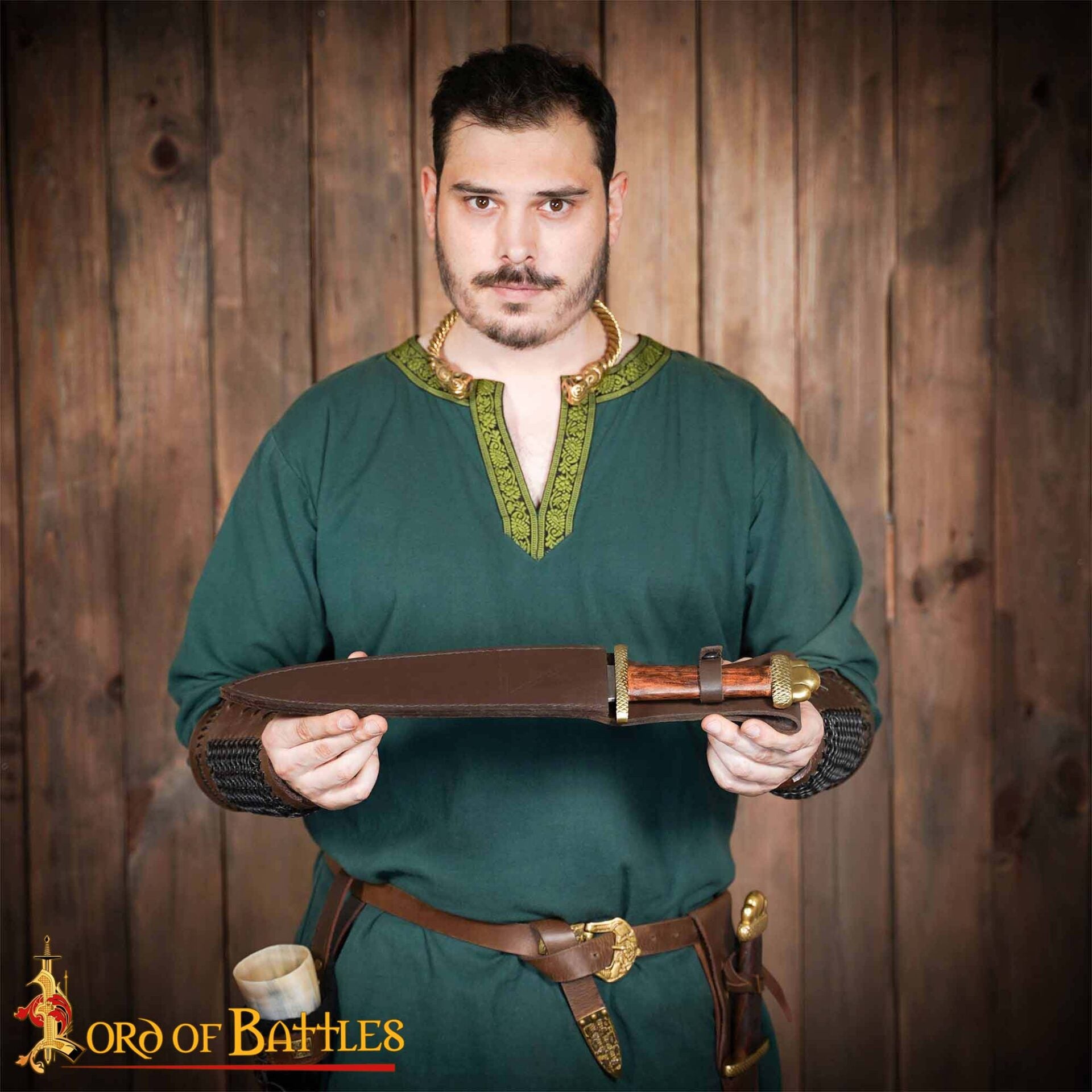 Daga Vikinga con Penacho Trilobulado de Latón Macizo Puro - Imagen 2