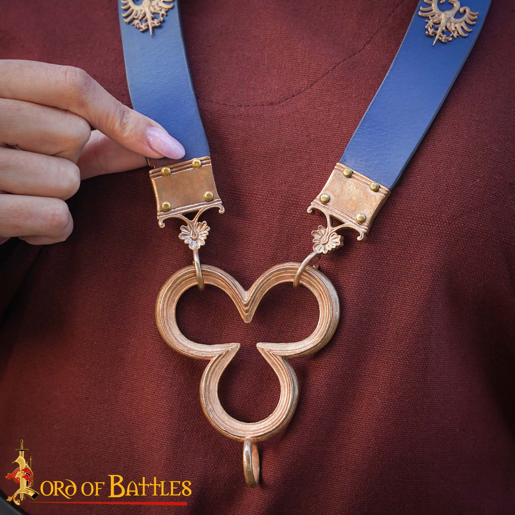 Colgante Medieval Trébol - Amuleto de Bronce Fundido con Diseño de Trébol | Joyería Fundida a la Cera Perdida - Imagen 6