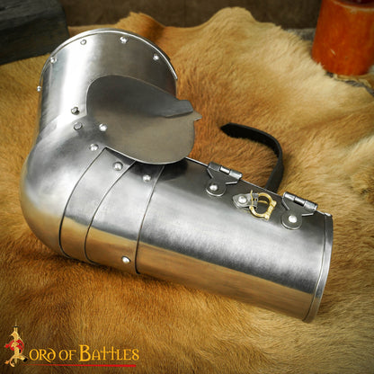 Vambraces de Acero Pulido del Siglo Xiv con Coderas Articuladas - Imagen 2