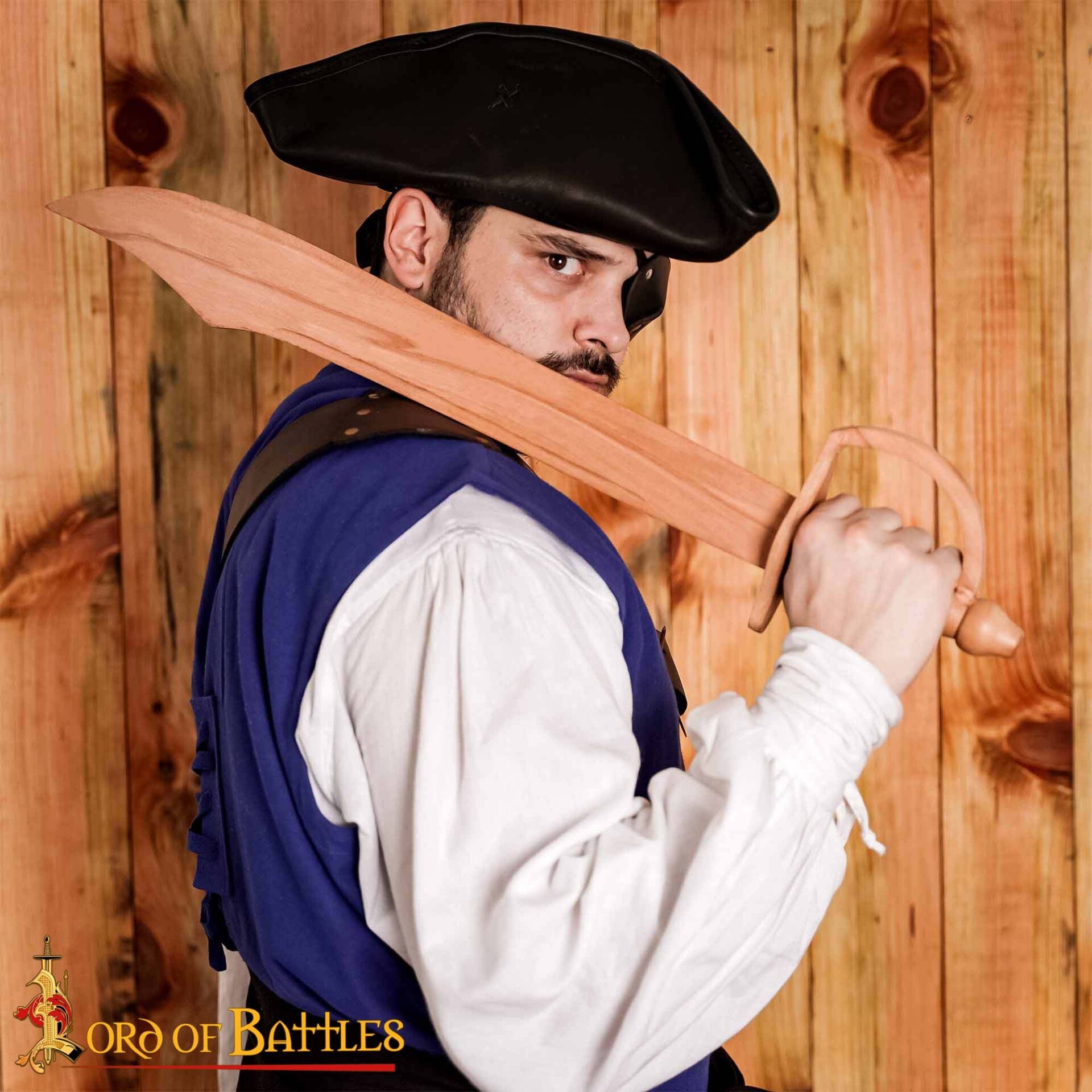 Espada de Práctica Pirata de Madera - Puntal de Entrenamiento Artesanal de 30" con Acabado Natural - Imagen 2