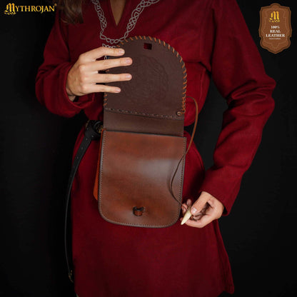 Riñonera de Cuero del Guerrero del Norte con Repujado del Yelmo del Pavor y Cierre Basculante de Hueso, Funda Larp Vikinga - Imagen 6