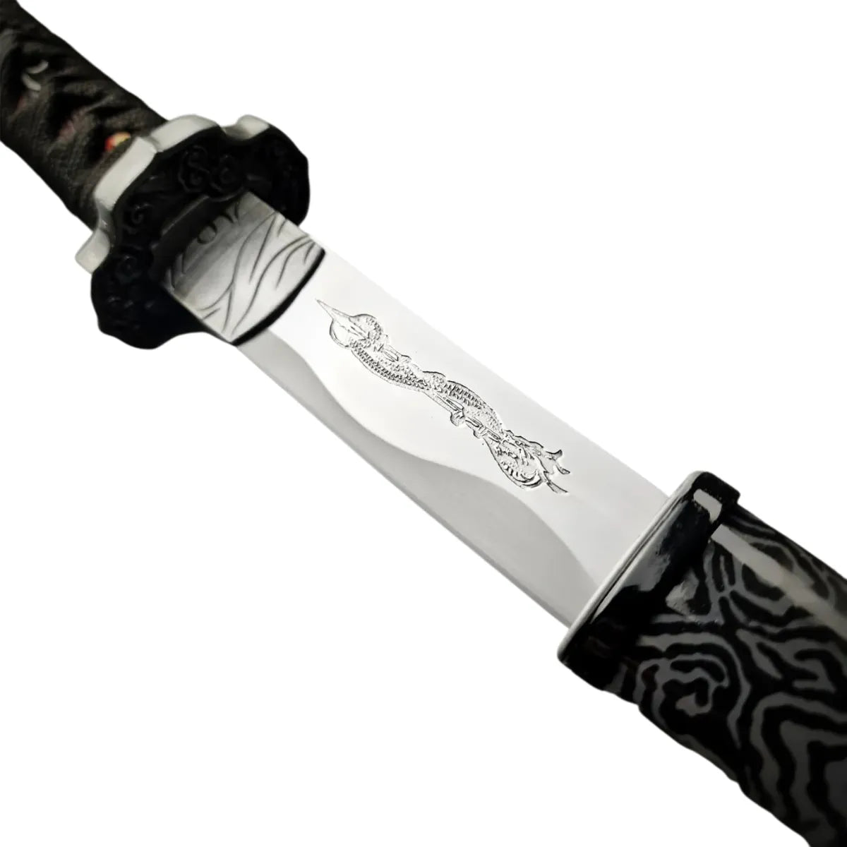 Imagen de Tantō de Naoe Assassin's Creed Shadows - Réplica Oficial. Parte de nuestra colección en Espadas y Más, sitio oficial.