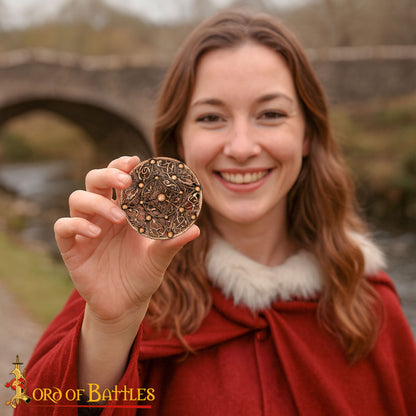 Broche de Disco Redondo de Bronce Vikingo - Patrón de Filigrana Estilo Nórdico del Siglo X - Imagen 13