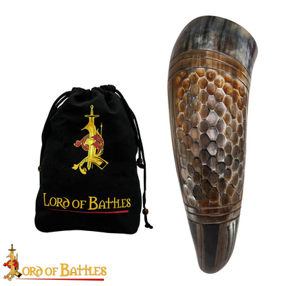 Cuerno para Beber Vikingo con Grabado en Forma de Panal, Cuerno de Buey Natural Hecho a Mano (500-600 Ml) - Imagen 4